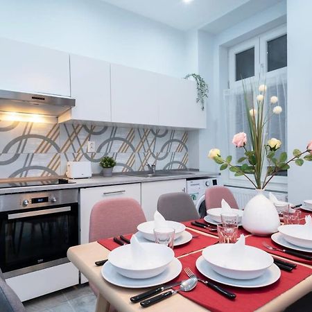 New Spacious Apartment At Superb Location 布达佩斯 外观 照片