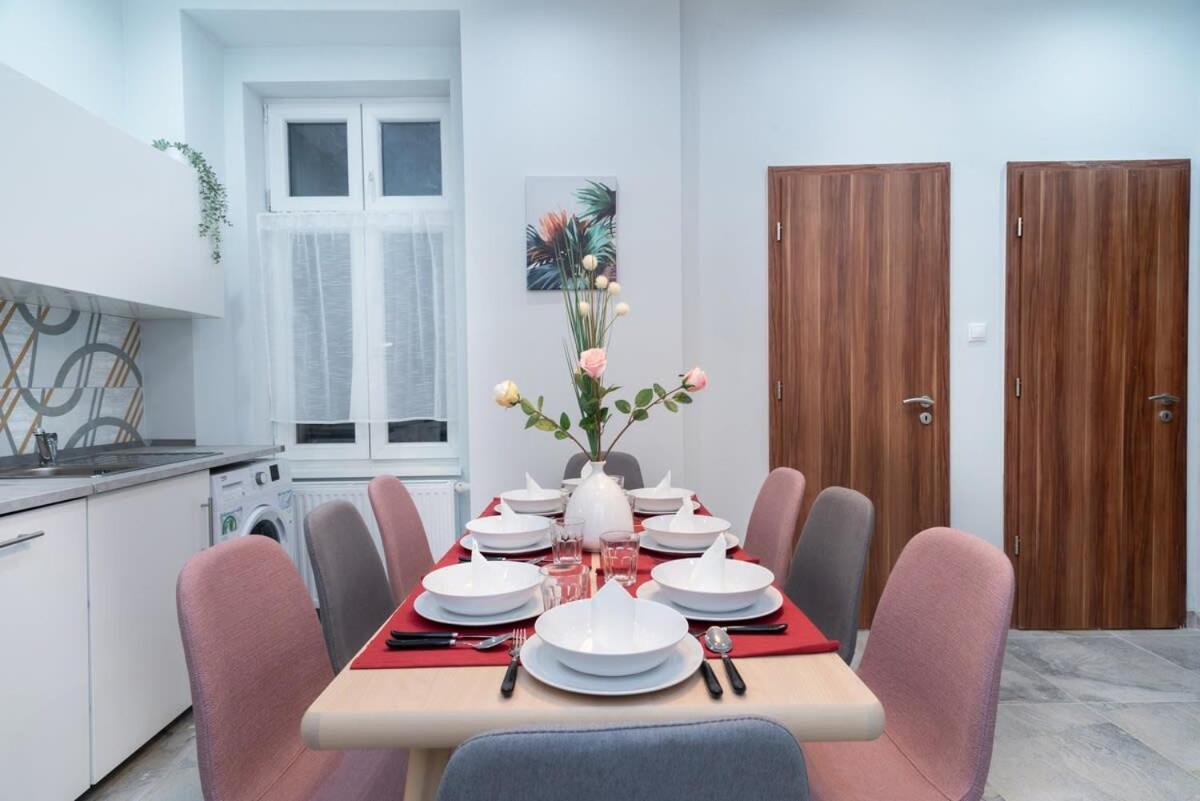 New Spacious Apartment At Superb Location 布达佩斯 外观 照片